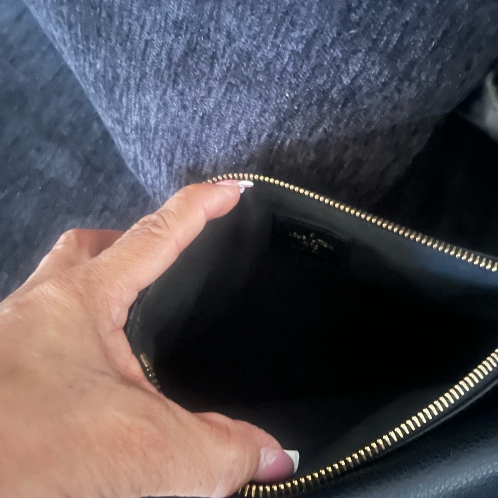 Elegant Black Leather Women's Bag - Picture 3 of 3